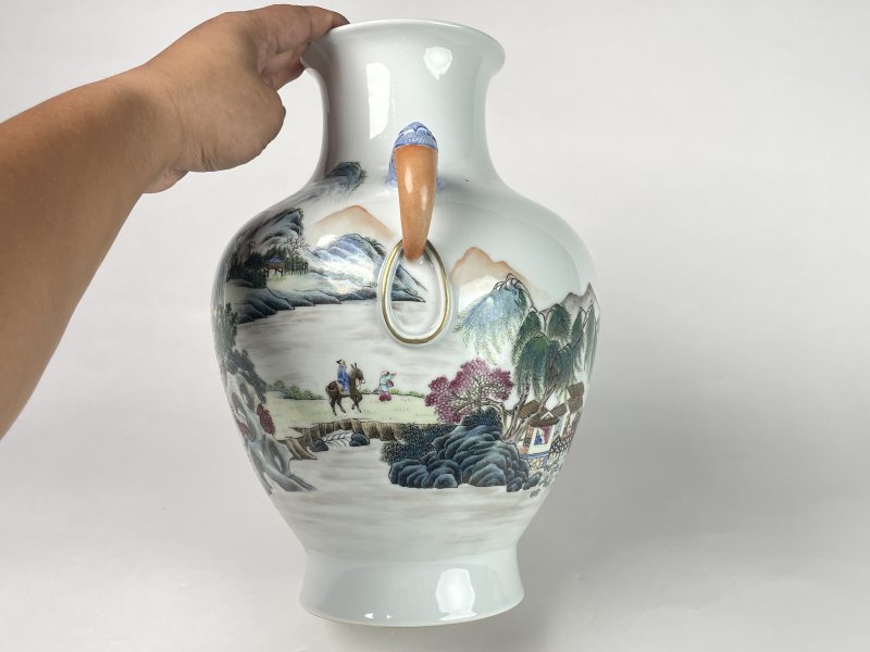 民国 粉彩粉彩山水人物纹双耳尊 - 图3