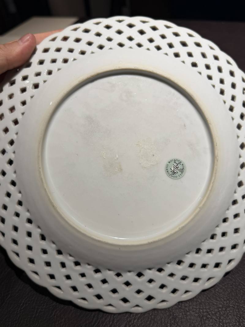 清乾隆 粉彩花卉碟一对 - 图8