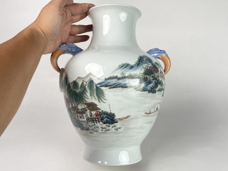 民国 粉彩粉彩山水人物纹双耳尊 - 图4