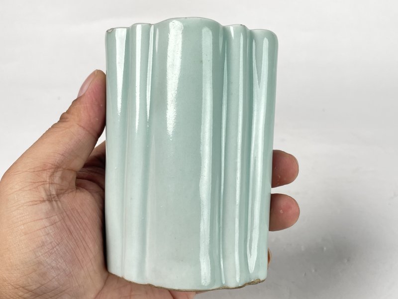 清乾隆 青釉海棠笔筒 - 图4