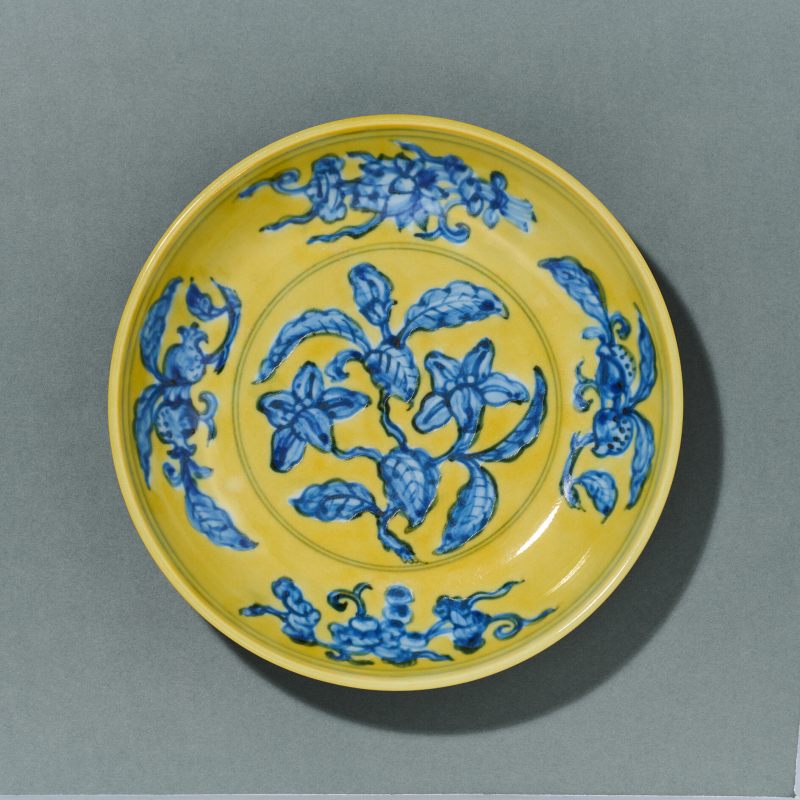 明正德 黄釉青花栀子花纹盘 - 图10