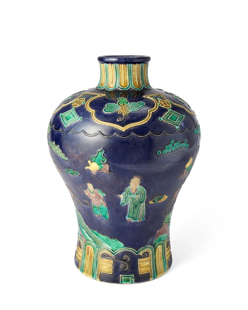 清十九世紀 法華風格松下高仕童子紋瓶 | A Chinese Fahua-style baluster vase