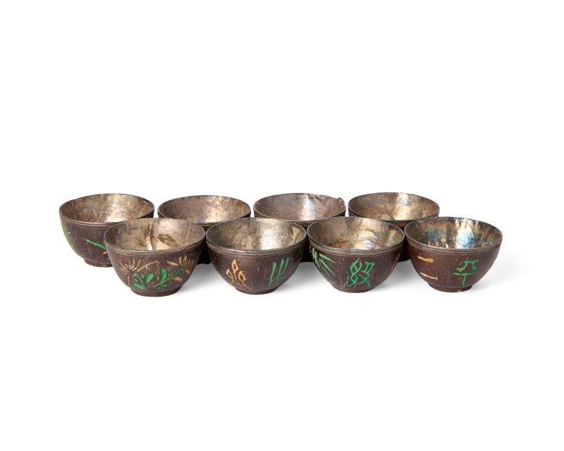 清十九世紀 鑲銀椰殼杯一組八件 | Eight Chinese carved coconut wine cups