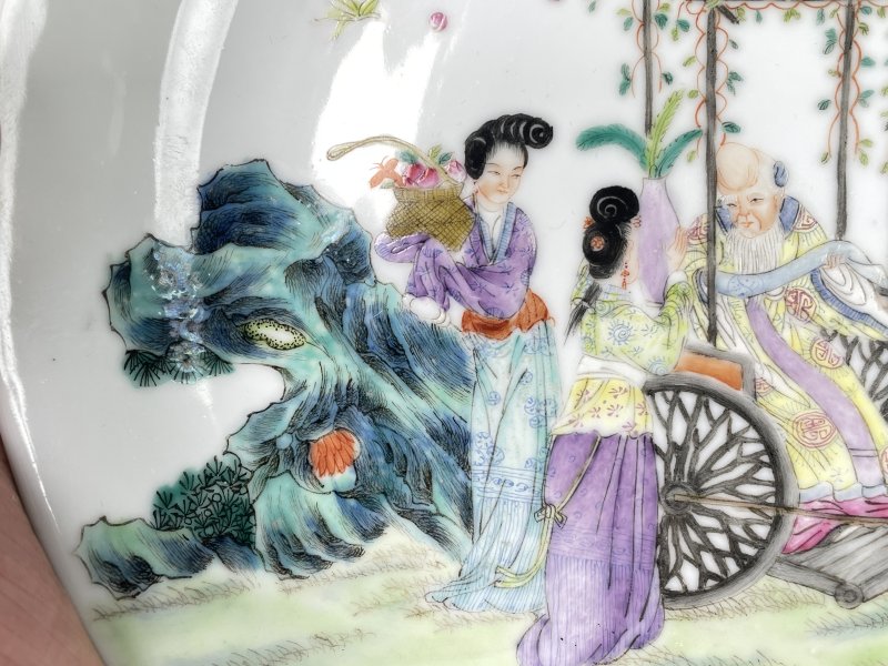 清晚期 粉彩寿星仕女图盘 - 图4