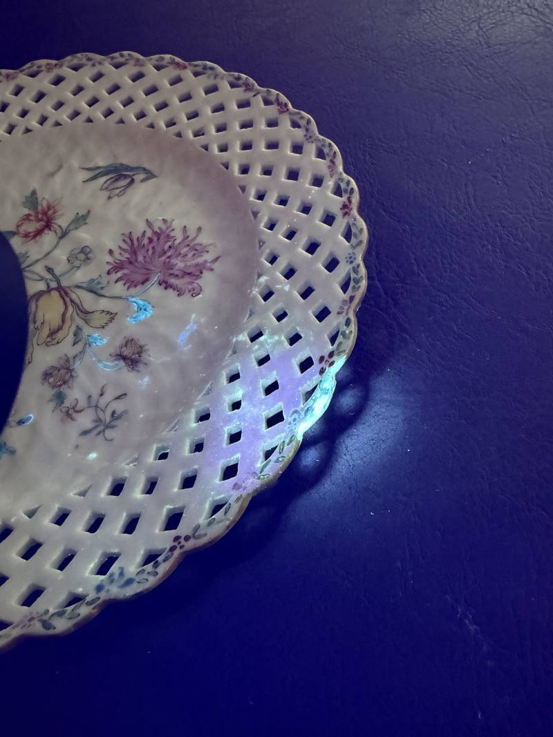 清乾隆 粉彩花卉碟一对 - 图9
