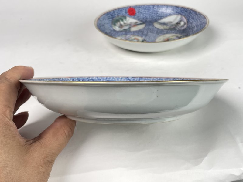 清中期 蓝料彩开窗粉彩西厢记人物故事图盘一对 - 图7