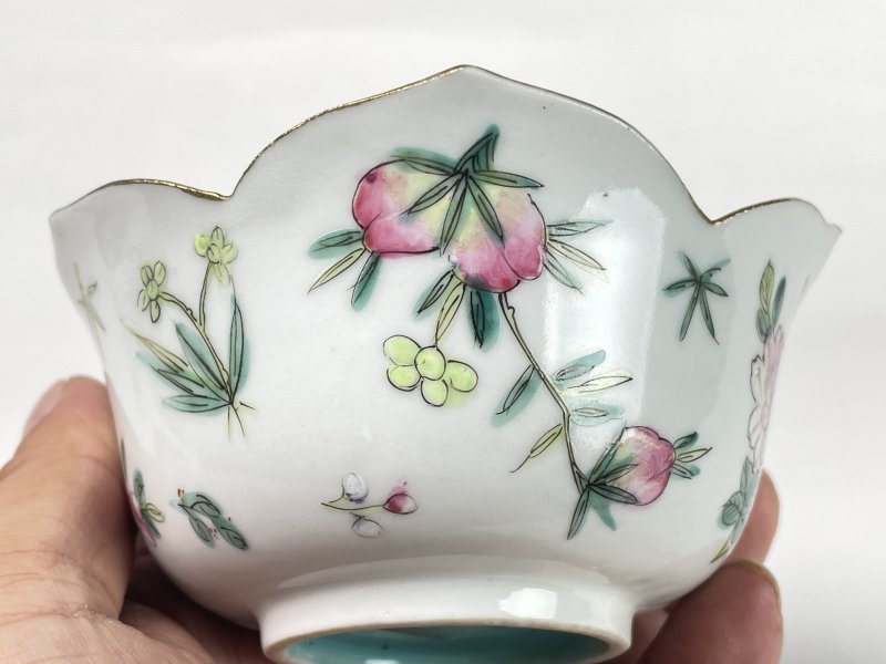 清晚期 粉彩折枝花虫纹花口碗 - 图4