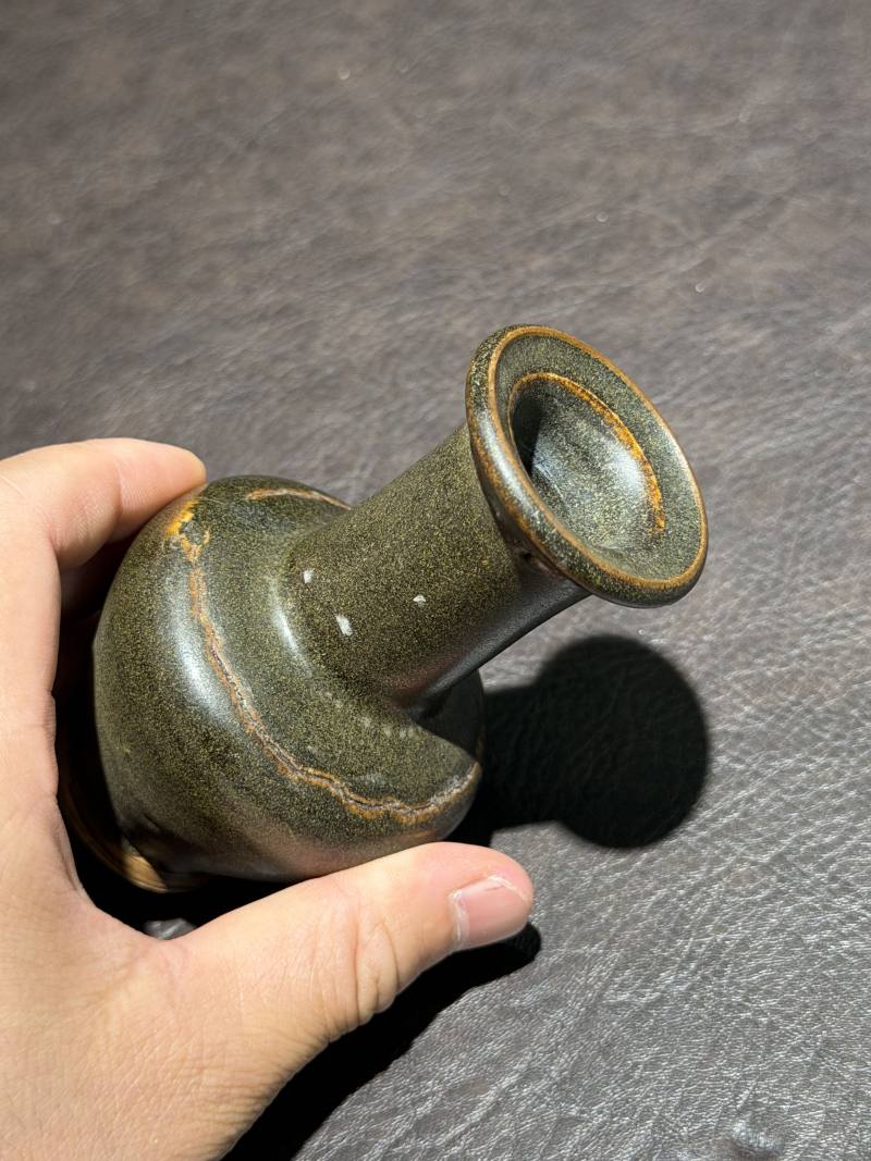 明 茶叶末釉折肩瓶 - 图12