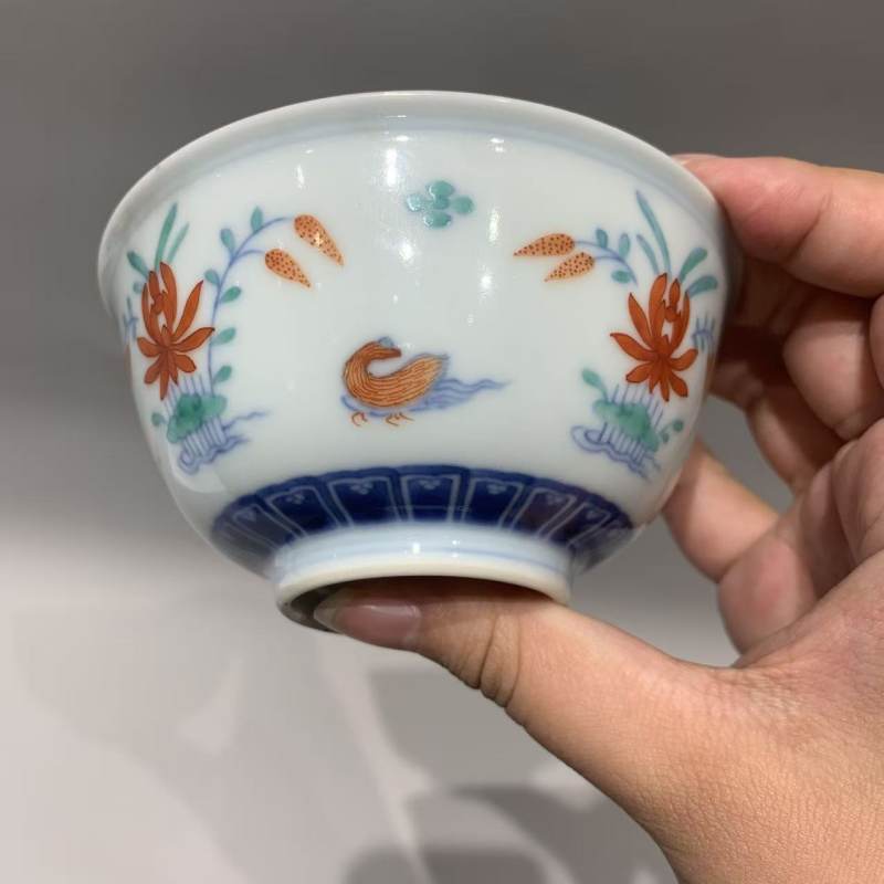 清道光 青花斗彩荷塘鸳鸯纹茶园 - 图9