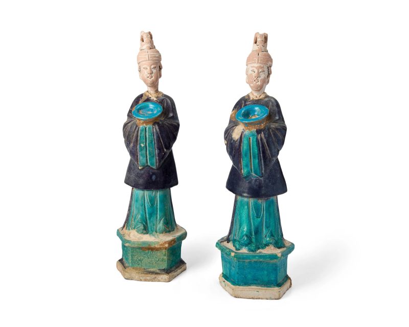 明 法華持盤侍者像一對 | A pair of Chinese fahua-glazed figures - 图1