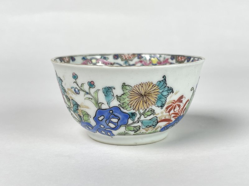 清雍正 粉彩花卉纹茶圆 - 图2