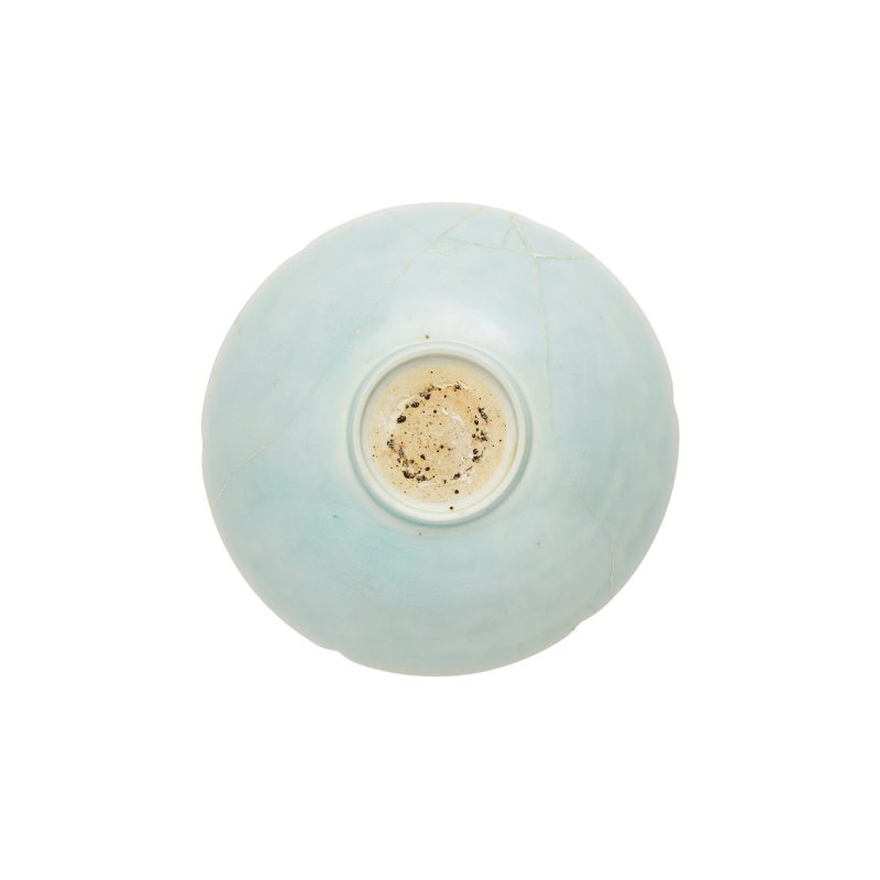 宋 青白釉刻划花卉紋花口碗 | A Chinese qingbai-glazed floral-rimmed bowl - 图2