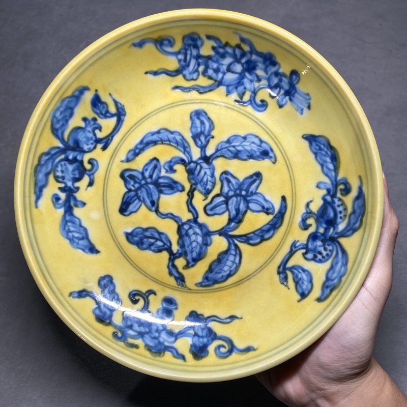 明正德 黄釉青花栀子花纹盘 - 图12