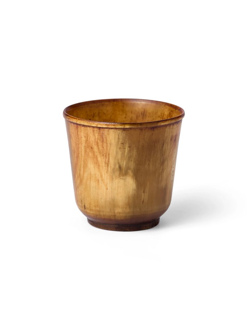 清十八/十九世紀 牛角杯 | A Chinese buffalo horn cup