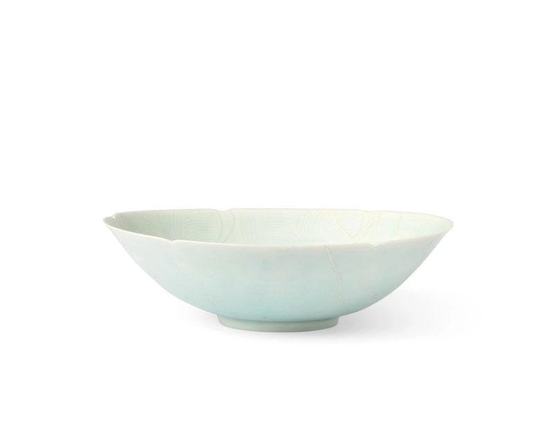 宋 青白釉刻划花卉紋花口碗 | A Chinese qingbai-glazed floral-rimmed bowl - 图3