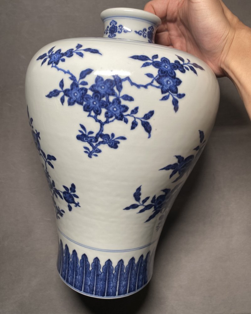清乾隆 青花折枝花果纹梅瓶 - 图19