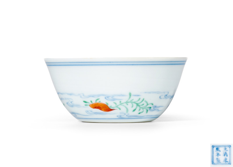 清康熙 斗彩花逐清溪图卧足杯 - 图1