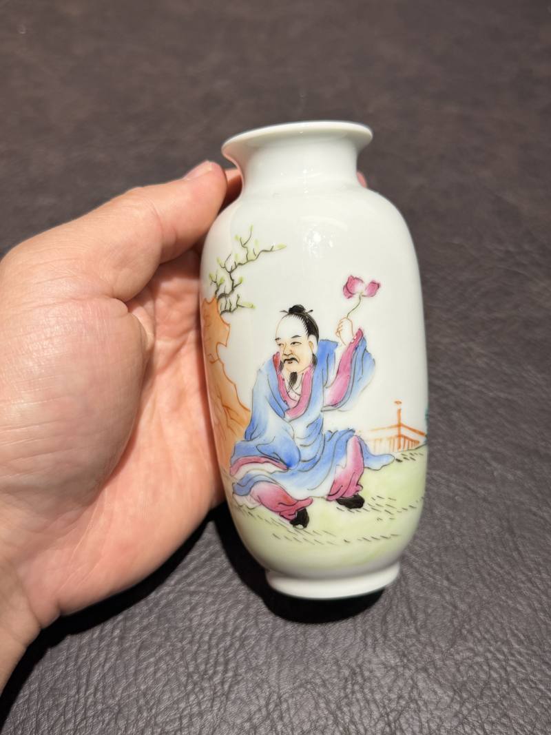 民国 粉彩爱莲图尊（一对） - 图11
