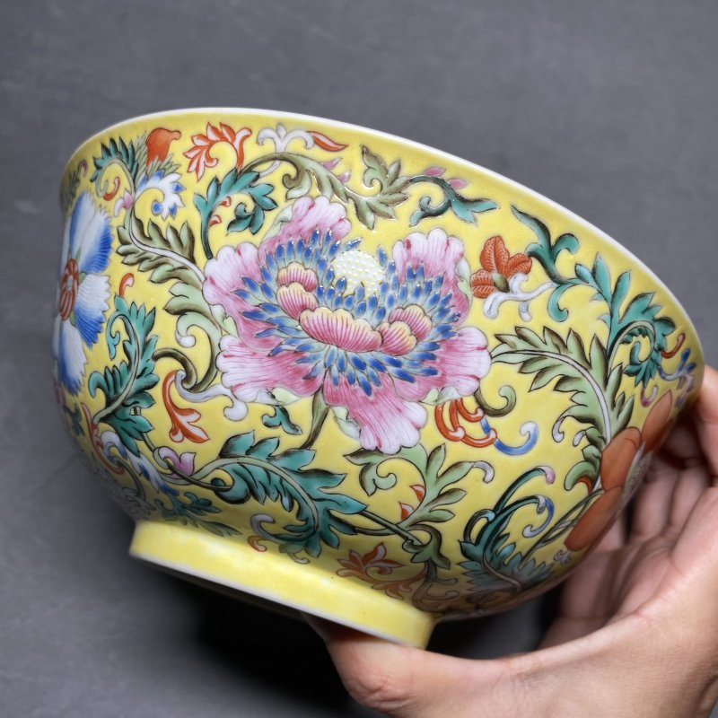 清道光 黄地洋彩缠枝花卉纹碗 - 图10