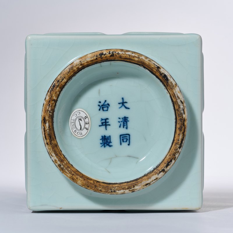 清同治 仿官釉八卦琮式瓶 - 图5
