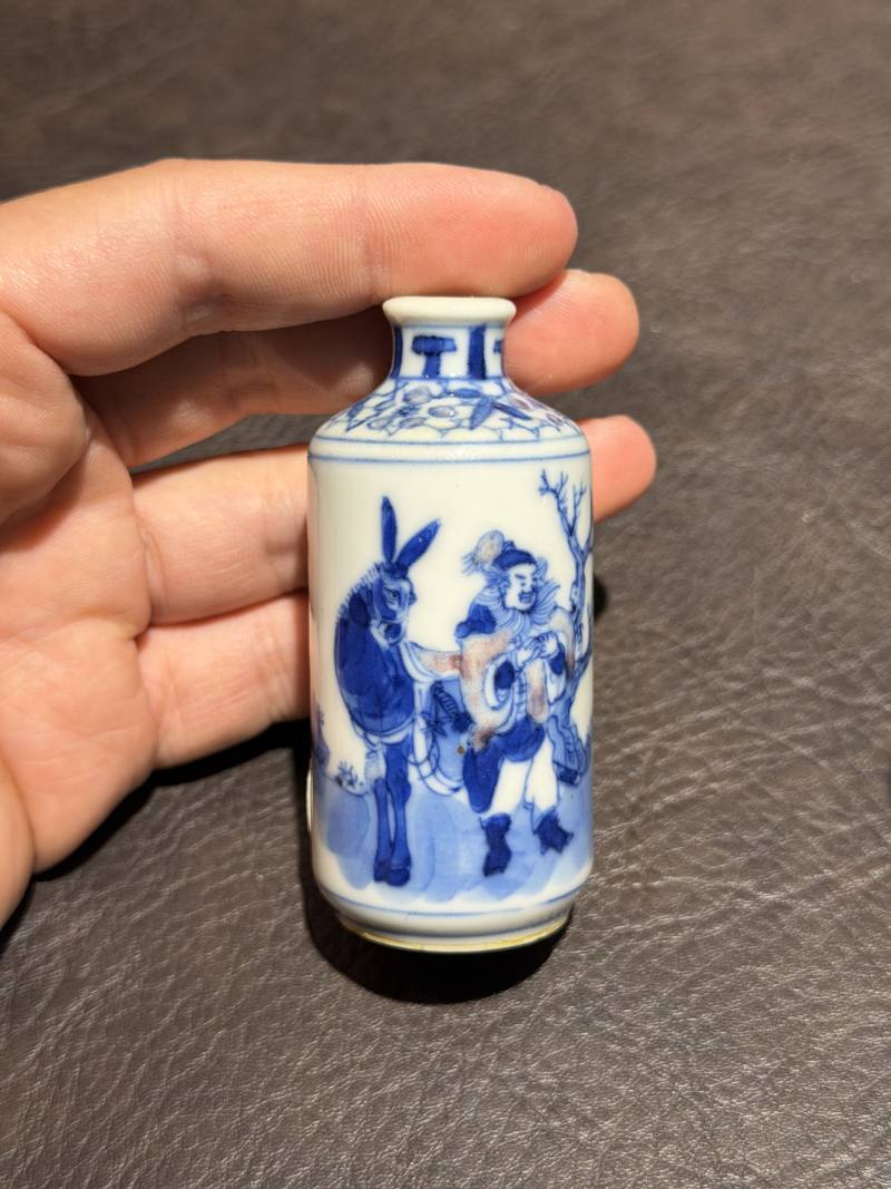 清 青花釉里红人物图鼻烟壶一对 - 图4