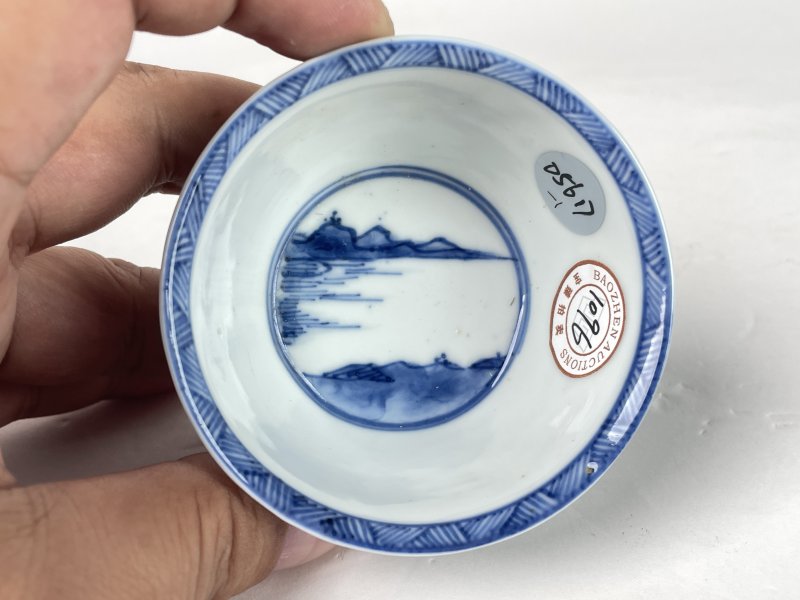 清康熙 青花洞石花卉楼阁杯 - 图6