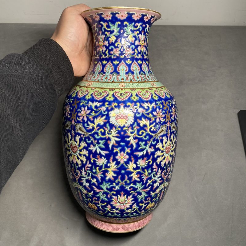 清道光 蓝地粉彩年年吉庆纹灯笼尊 - 图22