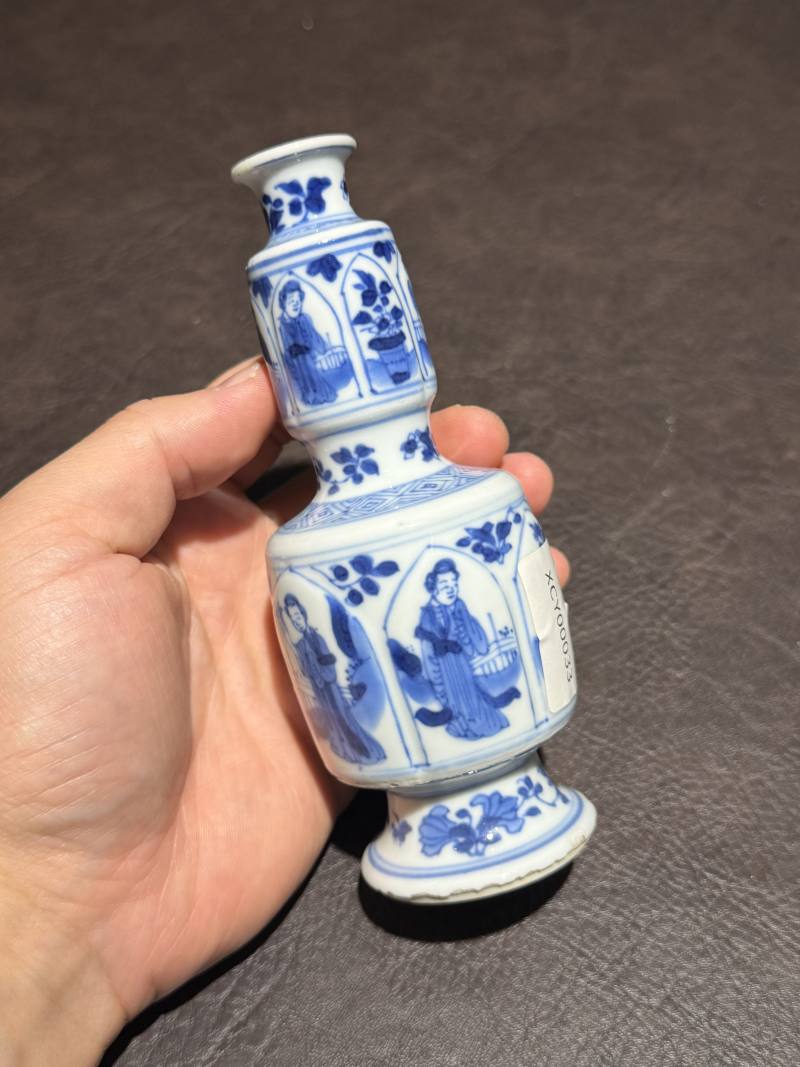 清康熙 青花仕女图瓶 - 图2