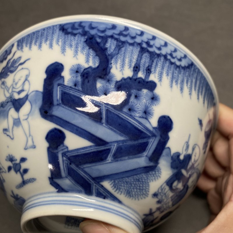清嘉庆 青花庭院婴戏图碗 - 图11