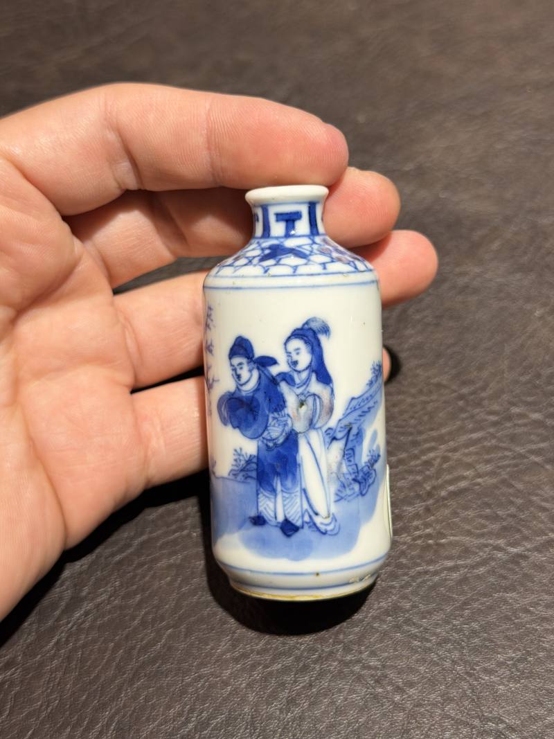 清 青花釉里红人物图鼻烟壶一对 - 图5