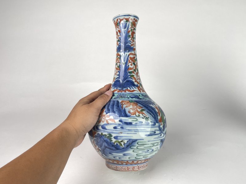 明崇祯 青花加彩长颈瓶 - 图4