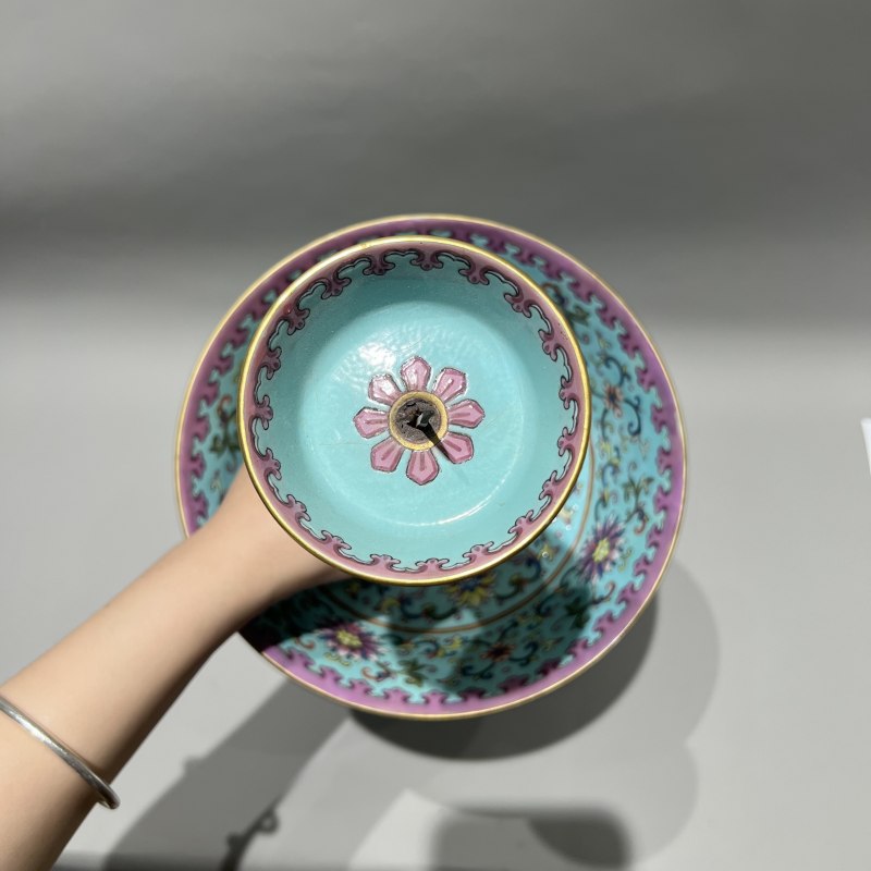 清道光 松石绿地粉彩莲托八宝纹烛台 - 图9