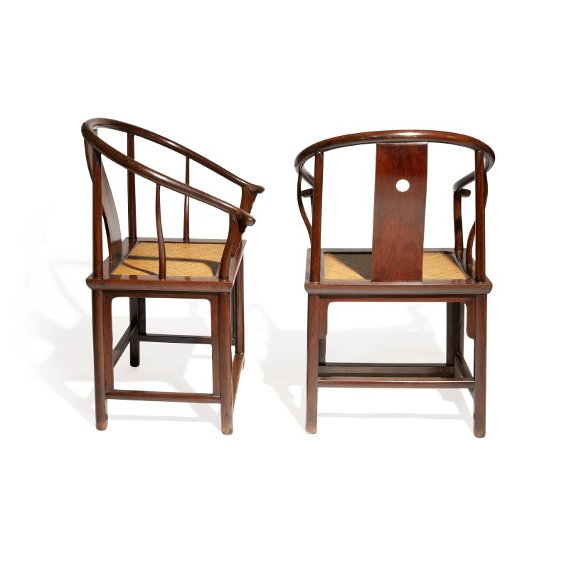 清十八世紀 雞翅木圈椅成對 | A pair of Chinese jichimu horseshoe-back armchairs, quanyi - 图6