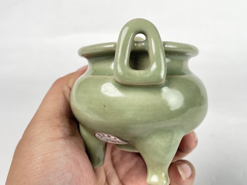 清 仿龙泉双耳炉 - 图5
