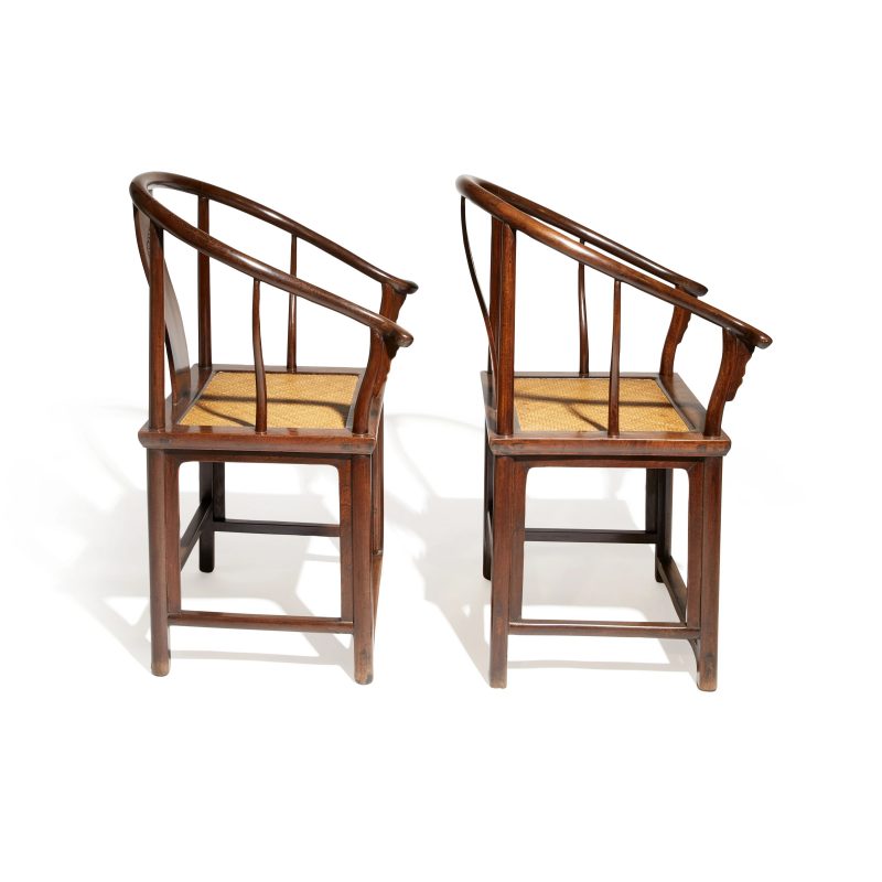清十八世紀 雞翅木圈椅成對 | A pair of Chinese jichimu horseshoe-back armchairs, quanyi - 图7