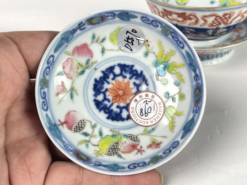 清光绪 青花矾红彩人物八宝纹盖碗一对 - 图15