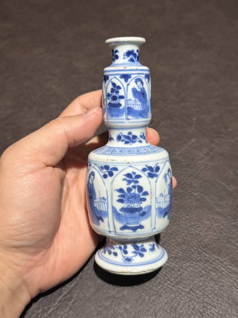 清康熙 青花仕女图瓶 - 图4