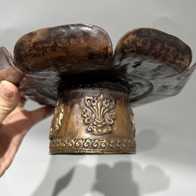 明中期 青花剔刻缠枝花卉莲托八宝纹净水碗（隐元喜助器） - 图6