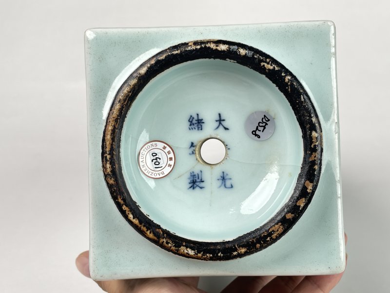 清光绪 粉青釉八卦琮式瓶 - 图10