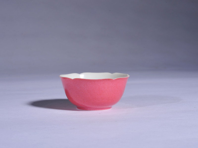 清雍正 胭脂红釉花口杯 - 图1