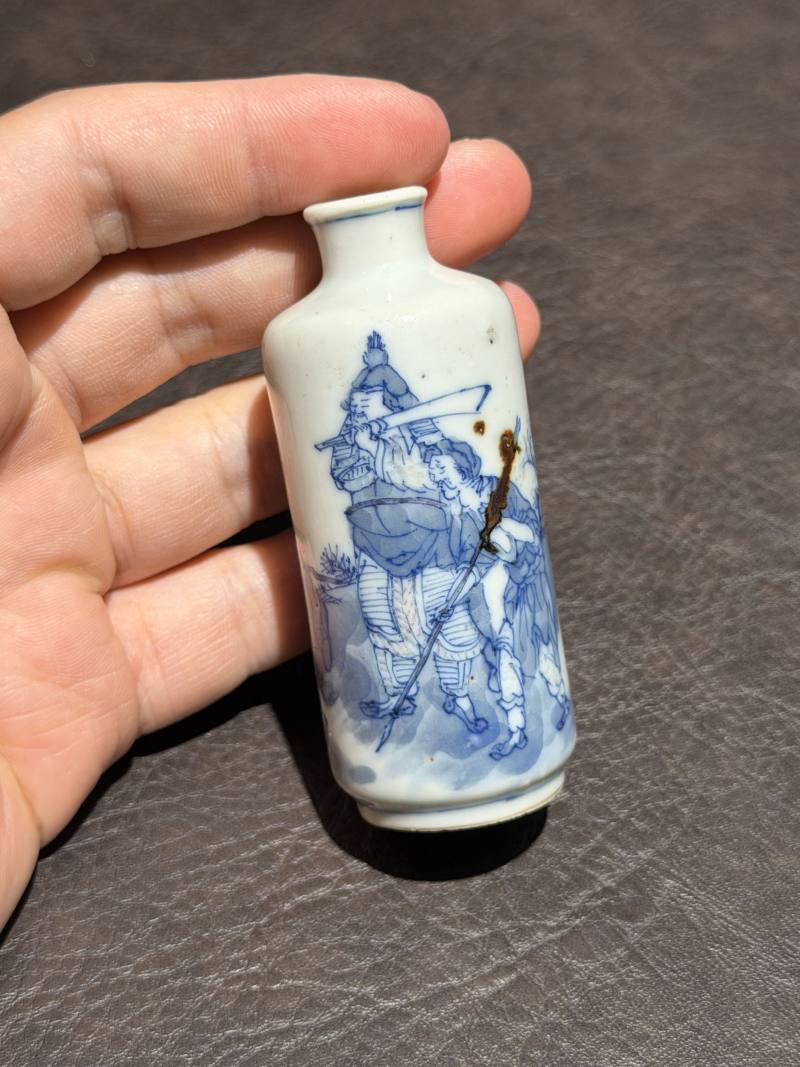 清道光 青花釉里红人物故事图鼻烟壶 - 图2