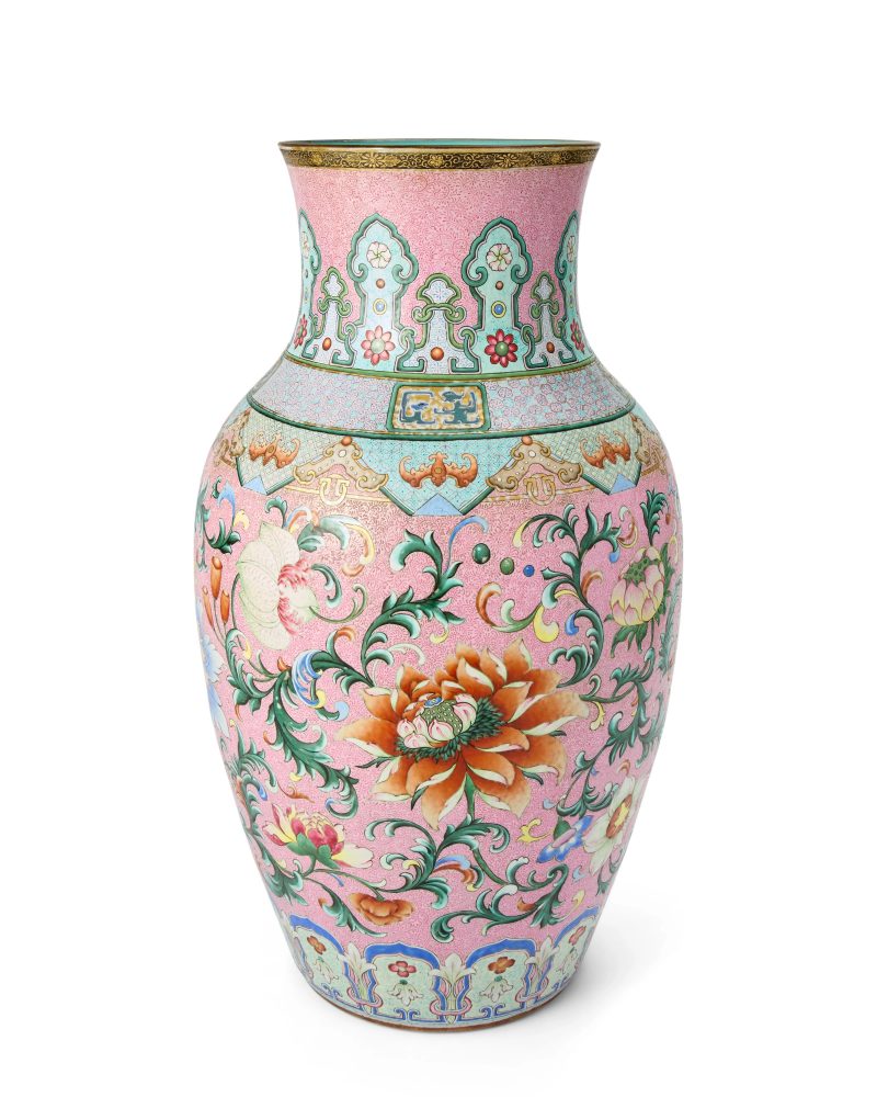 清乾隆/嘉慶 粉地洋彩洋花大瓶 | A rare and magnificent Chinese 'yangcai' famille rose baluster vase of massive proportions