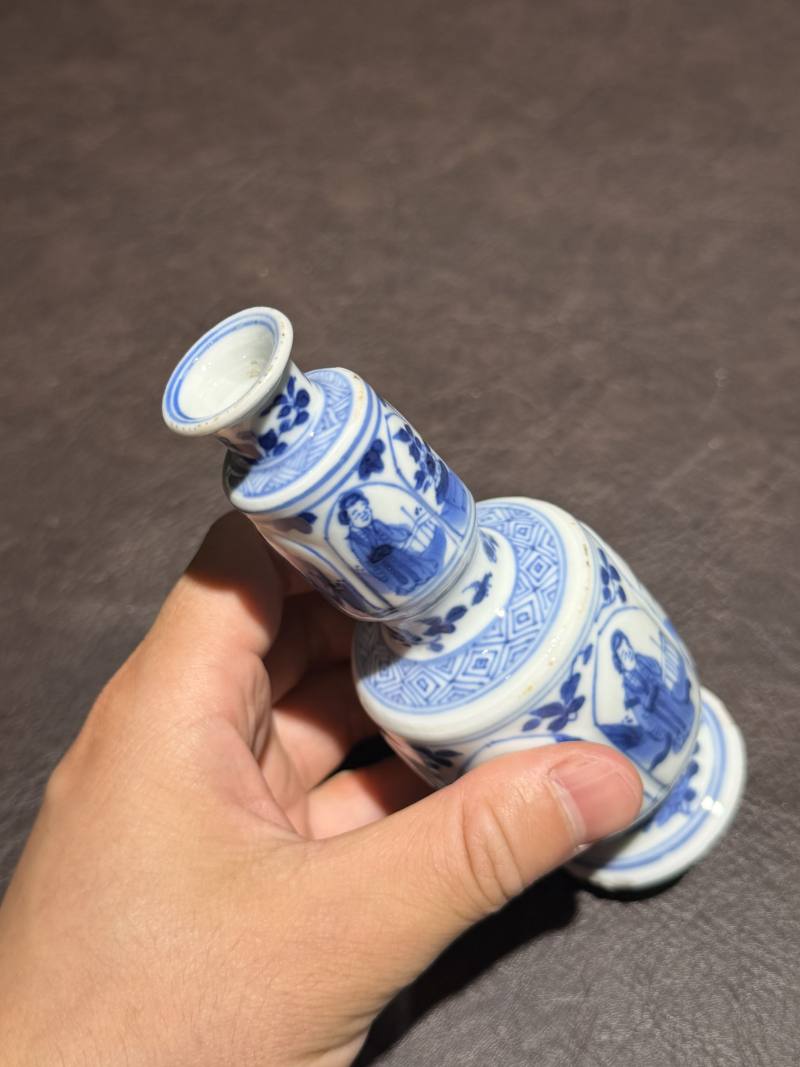 清康熙 青花仕女图瓶 - 图6