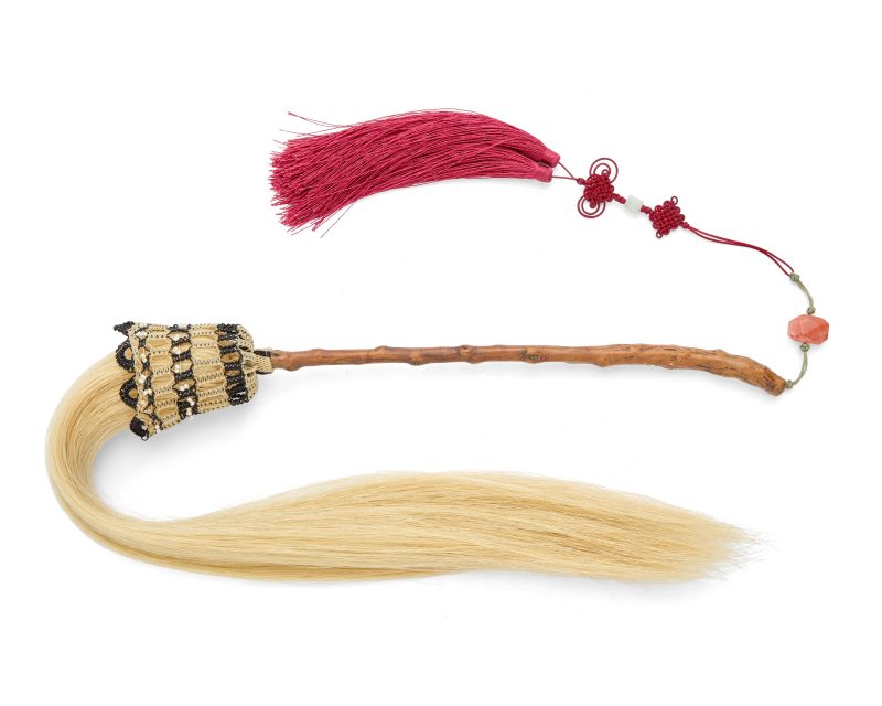 清十九世紀 木雕塵拂連錦盒 | A Chinese beaded root wood fly whisk, fuzi