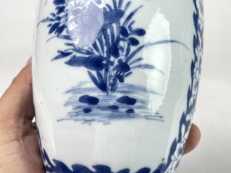 清康熙 青花开光花卉纹梅瓶 - 图7