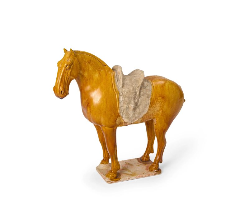 唐 黃釉馬 | A Chinese amber-glazed figure of a horse - 图1