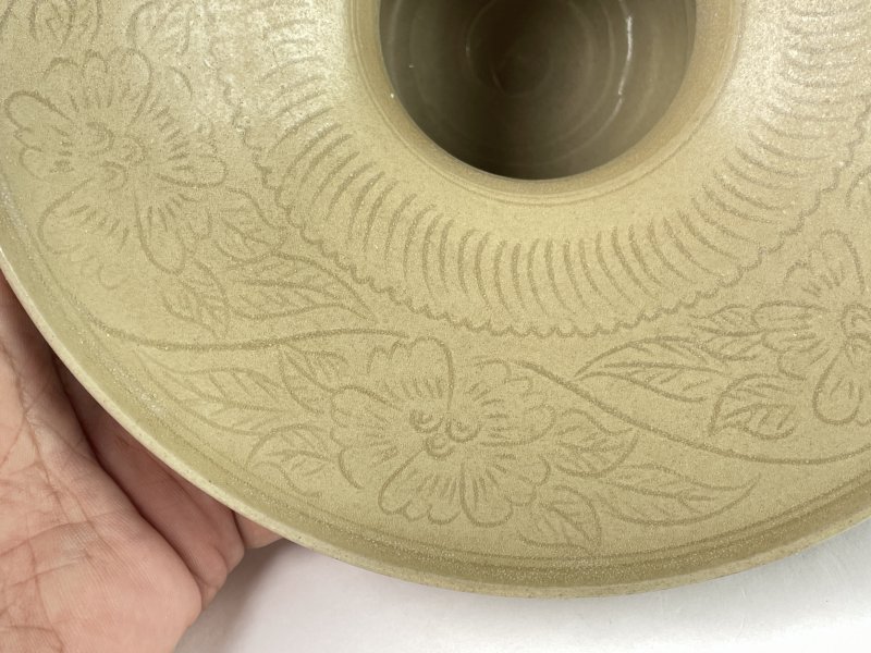 明 越窑划花花卉纹渣斗 - 图6