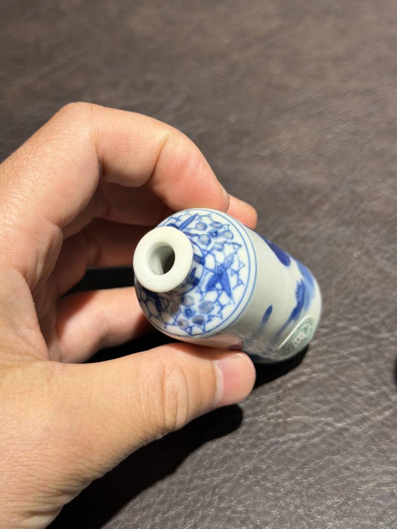 清 青花釉里红人物图鼻烟壶一对 - 图9