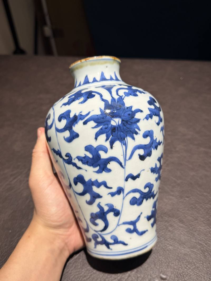 清康熙 青花缠枝莲纹梅瓶 - 图2