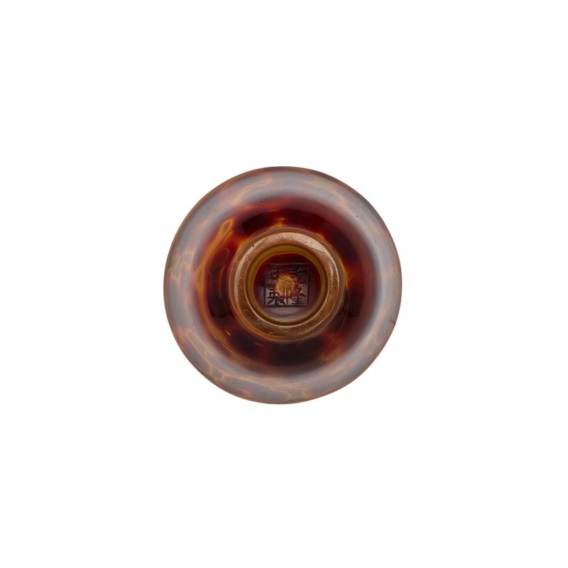 清乾隆 仿雄黃料小酒杯 | A small Chinese imitation realgar glass wine cup - 图2